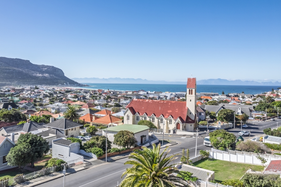 5 Bedroom Property for Sale in Fish Hoek Western Cape